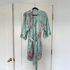 KIM+ONO Short Floral Kimono Robe with Pockets